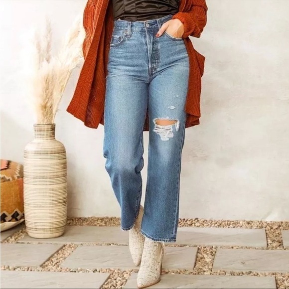 NWT Levi’s Ribcage Straight High Rise Ankle Jeans in Noe High Medium Wash - Picture 3 of 12